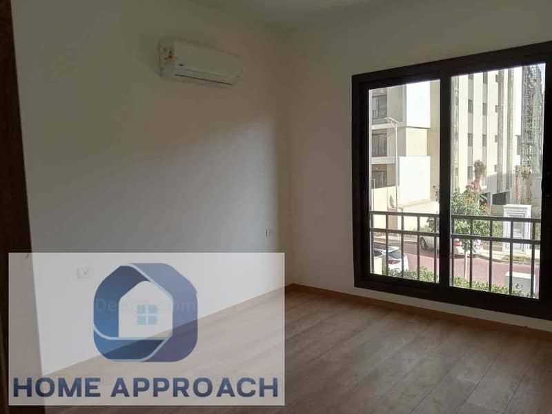 8 8843b954-0af3-4617-9876-11e3ee6ee014. jpg