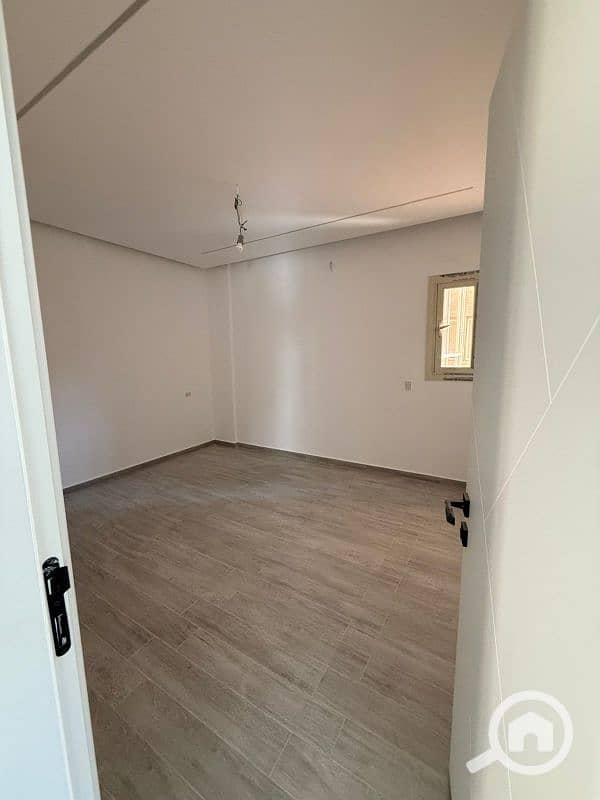 3 WhatsApp Image 2025-12-24 at 5.13. 32 PM (2). jpg