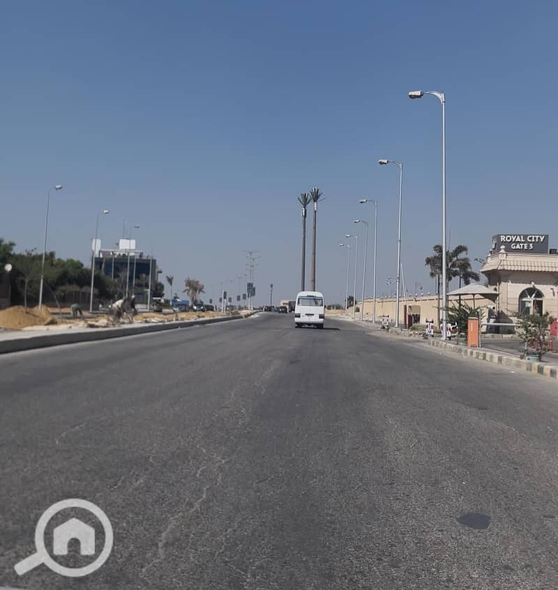 4 e3f187f3-1d46-4c5a-81ae-79982eeb5fb7. jpg