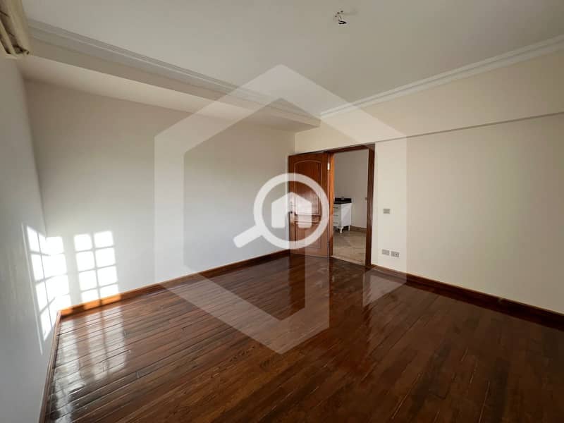 8 Beverly Hills 9. jpg