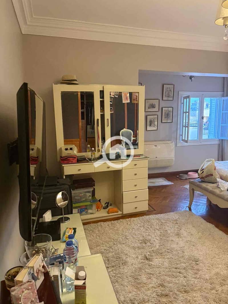 8 a68e9e87-c7b5-440d-bbe0-59398a6cb881. jpg