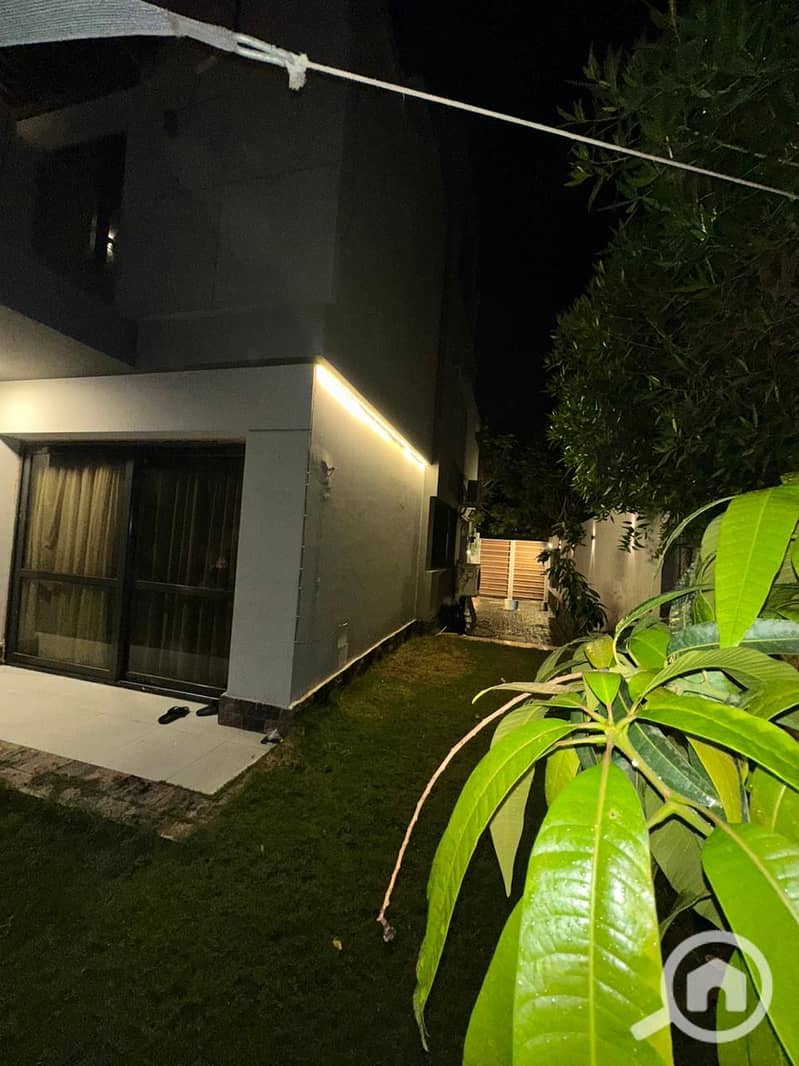 2 e28db774-5547-4c2a-9bc3-594d275137a1. jpeg