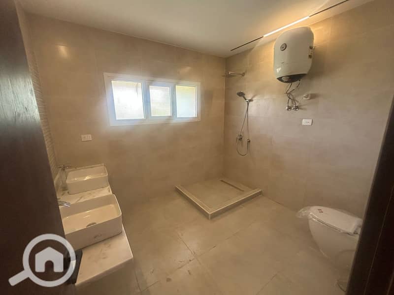 6 600295314_1511680940960477_6581395864952307147_n. jpg