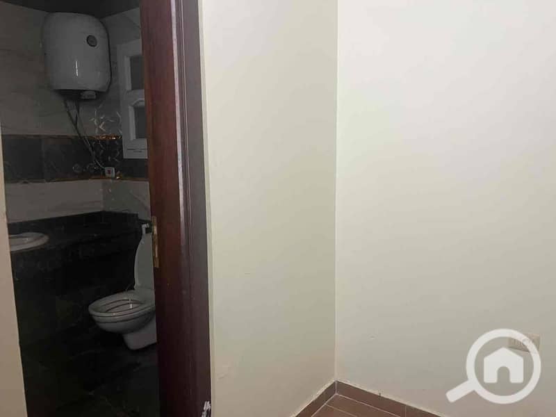 9 fc7eb50f-825e-4cc4-b920-3141880ae9bc. jpg