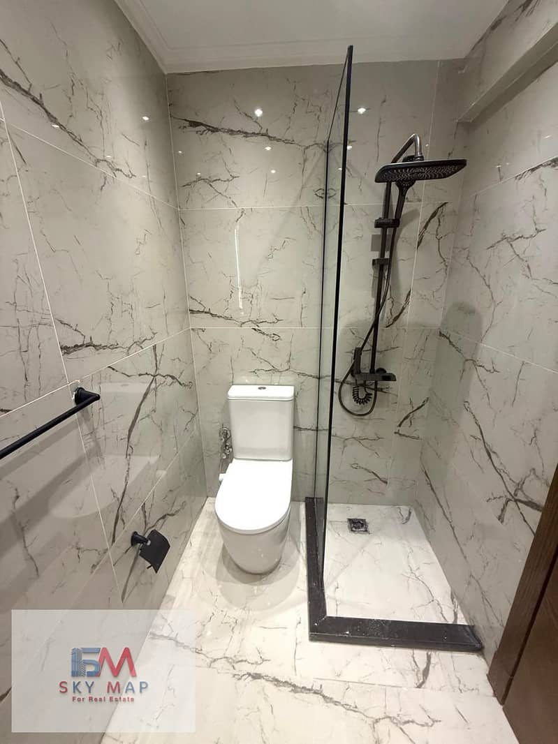 8 4a9d197a-1382-4c87-bf0e-5816951a36ee. jpg