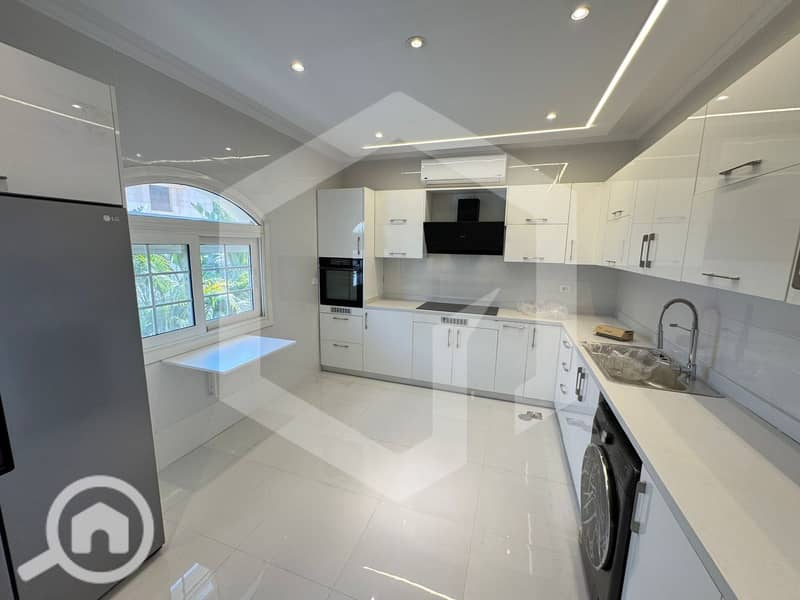 12 Royal City 12. jpg