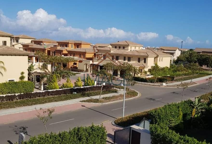 9 5e956149-dc8e-4b42-b6cd-438c12365b2d. jpg