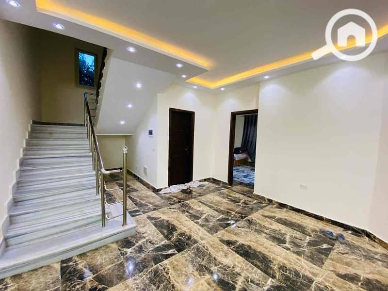 15 06c1237c-f270-4cb3-a140-28f7345e9554. jpg