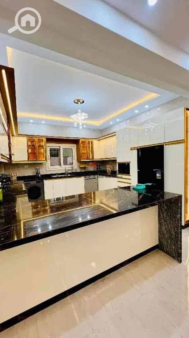 12 5bb196fa-7478-4e18-9a3e-9fc110bcdc70. jpg