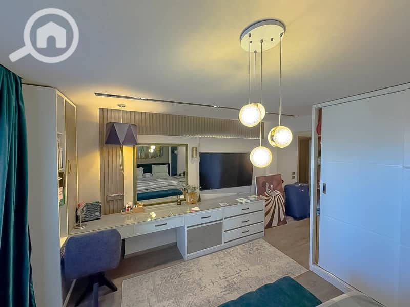 8 599753400_1509532327842005_1330018015962287218_n. jpg