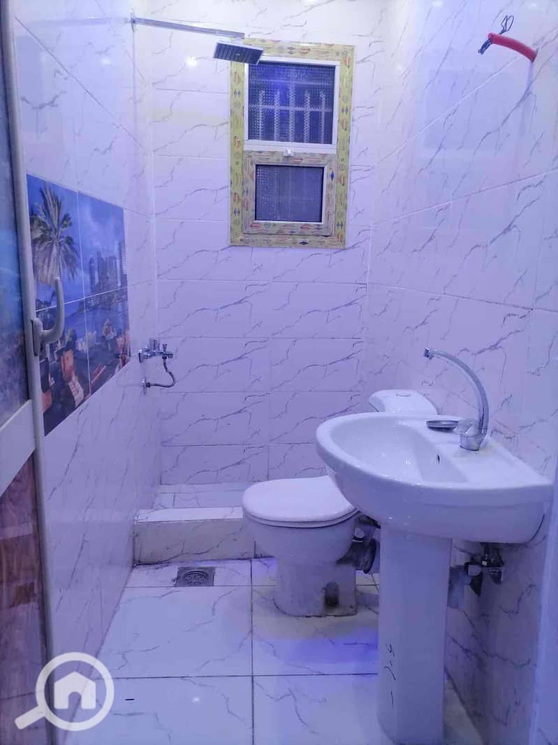 4 c9ff7ab9-de61-41e4-9f45-919d68cc1e27. jpg