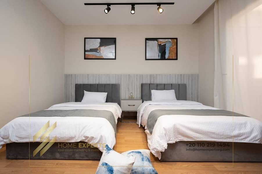 10 6503d904-3bf7-4e4c-9c6d-03ed7bfdc920. jpg