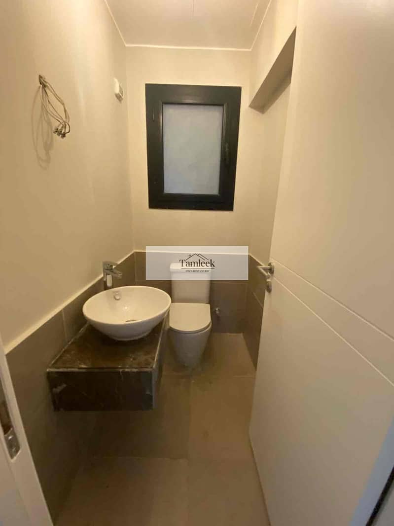 12 7d42cac3-af92-4b90-8136-f4e21db42848. jpg