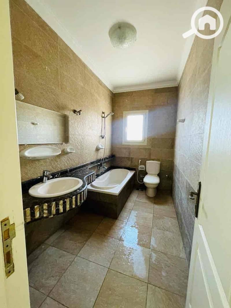 33 62b40c37-4311-44de-9f2d-89198c7b96db. jpg