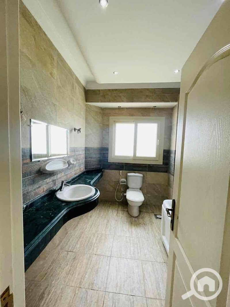 46 83f1b751-f59d-4135-a8b0-f9c17d58ba28. jpg