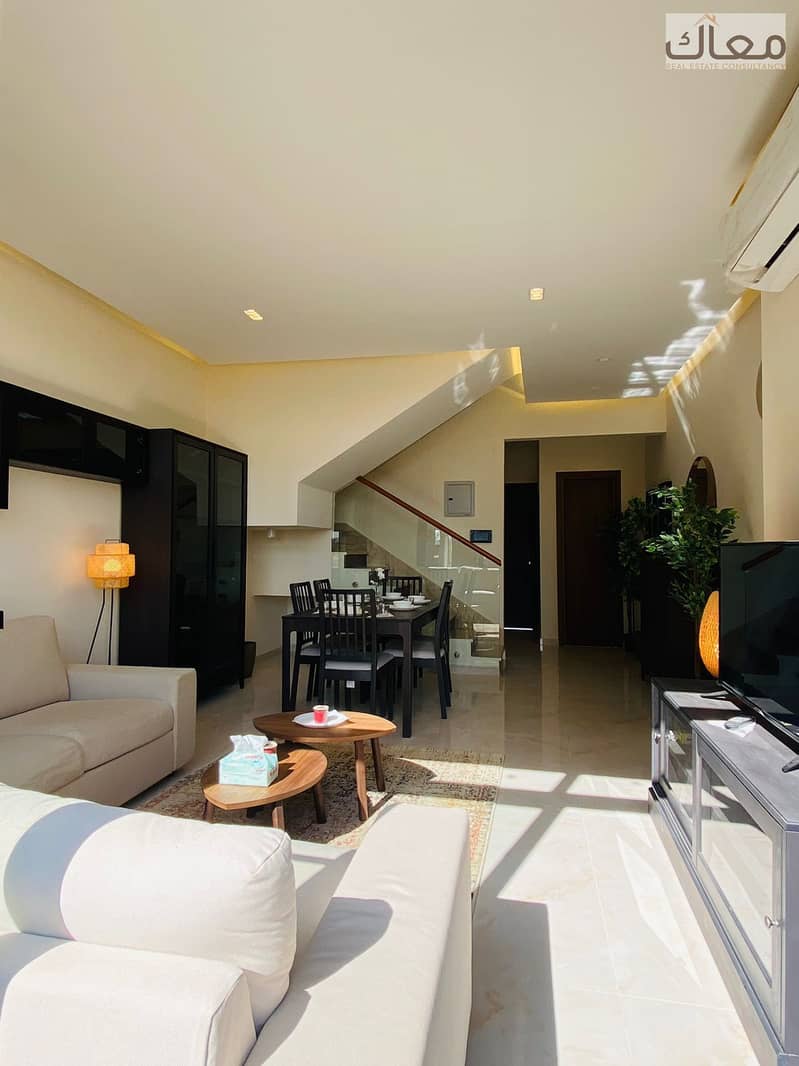 9 ee351869-a168-4fd0-af8e-514474c297b7. jpg