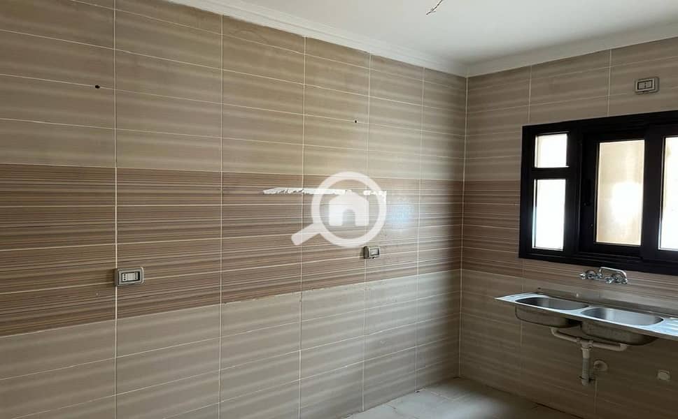 2 5b684490-408d-4c17-ba54-244639d23af2. jpeg