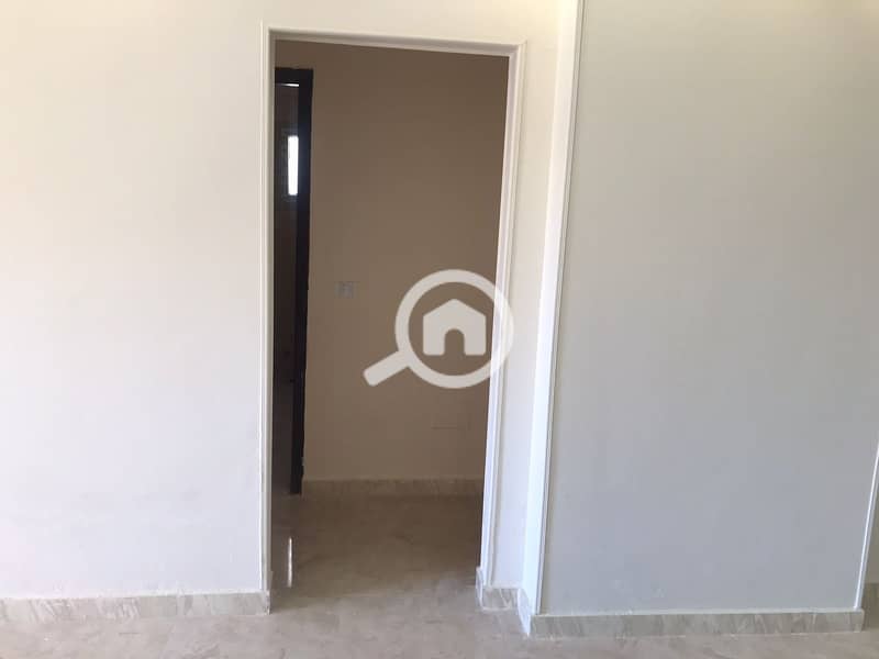 12 WhatsApp Image 2025-10-19 at 15.06. 02_4b4132bd. jpg