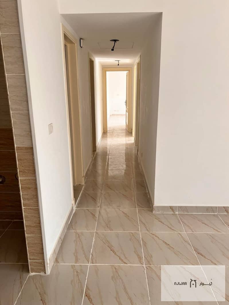 5 defaf030-8a3f-416c-ace9-8c54f4de8c2d. jpg