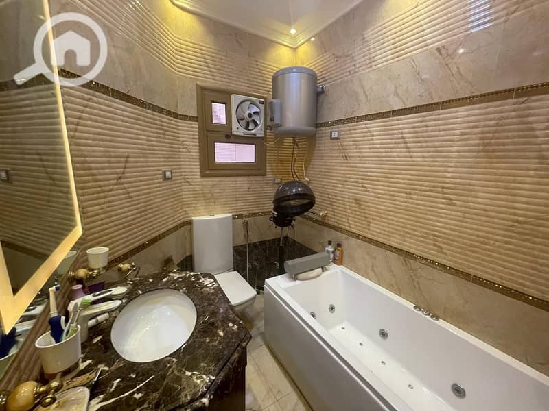 19 d2e9e21e-24dd-48d8-a4f3-b2daf3a4e3de. jpeg