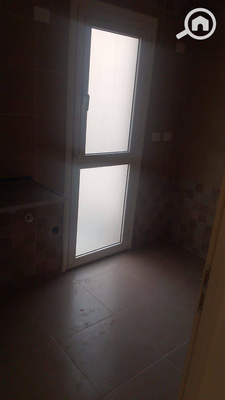 2 0fb40bac-8cec-4a09-8b5e-5c95711211bb. jpg