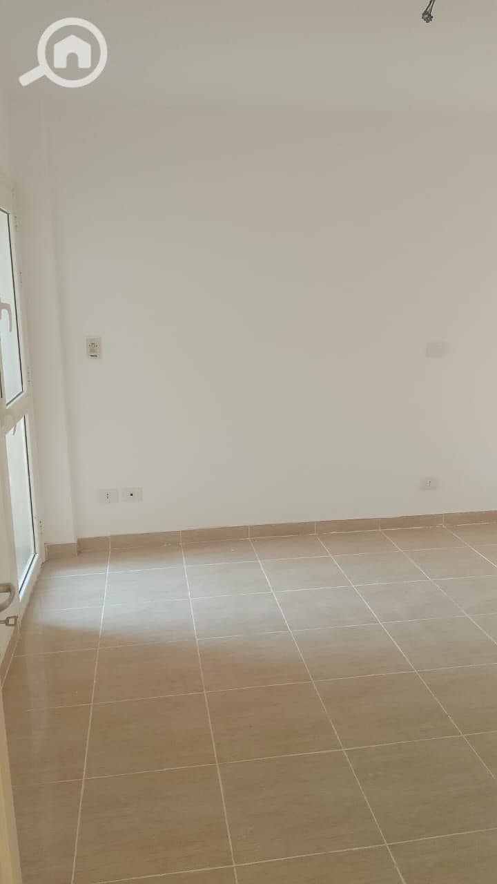 8 f1e3e956-e251-493e-8dce-6baa86ee124c. jpg