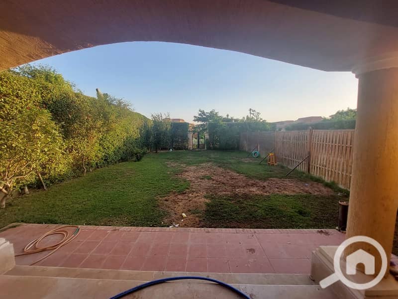 2 052eb7d8-ba7b-4ec2-a5b2-64a5c9b9f086. jpg