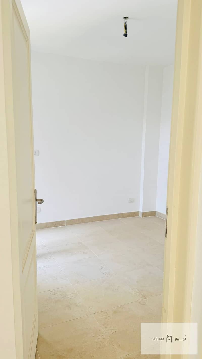 8 ee5c3294-38f5-4215-bbf2-ab2ff0b83fa1. jpg