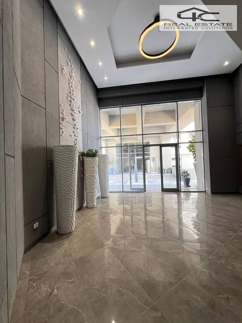 10 e712d3ea-a909-4ff2-8e59-c71712025499. jpg