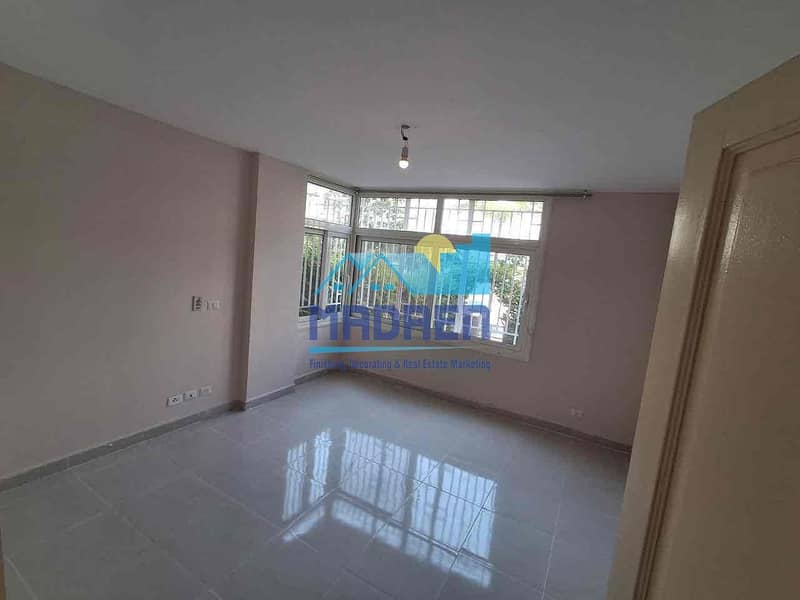 3 ed875c48-5d6c-4750-ba83-8972e2bf5de1. jpg