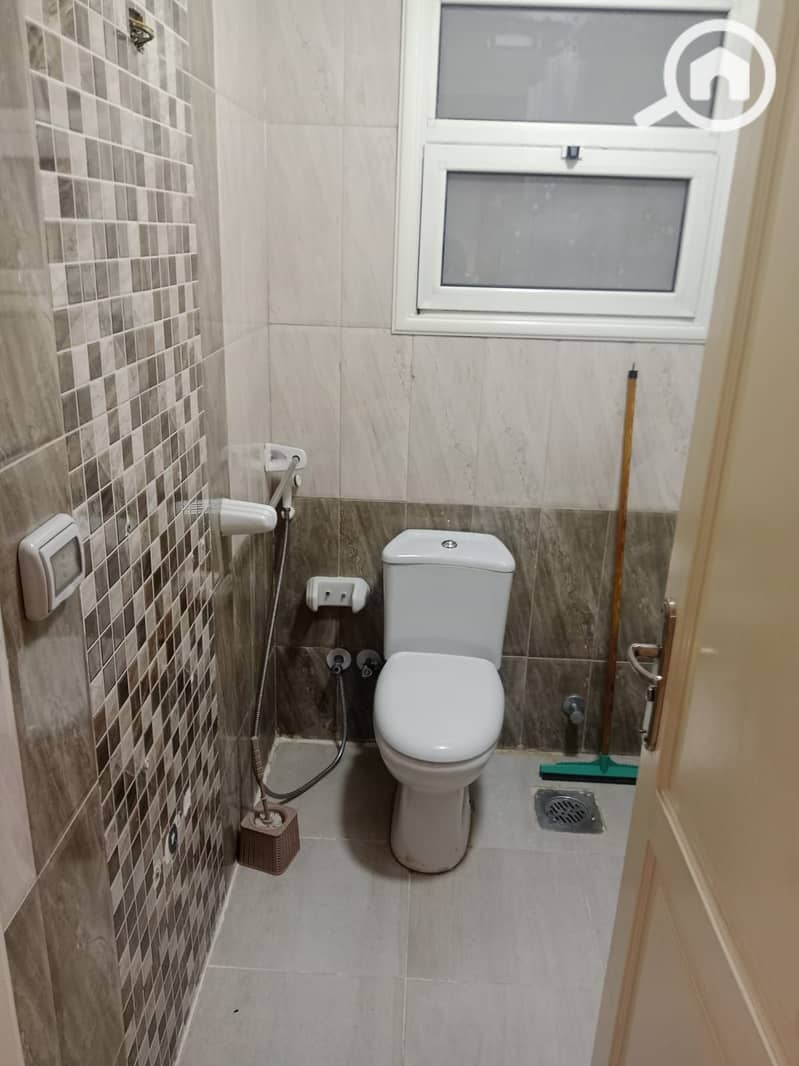 4 4c9147aa-2331-4d90-b31f-bc3f5b0fe97d. jpg