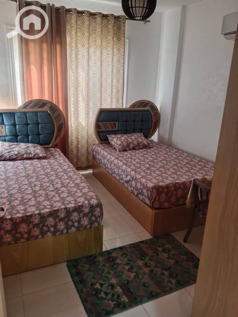 10 f0ea6c59-05ae-4b95-9d30-1262d49d758d. jpg