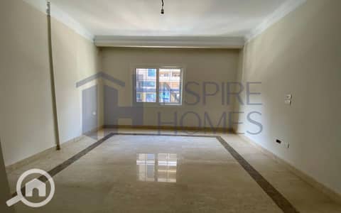 شقة 3 غرف نوم للايجار في رشدي، الإسكندرية - 1. jpg