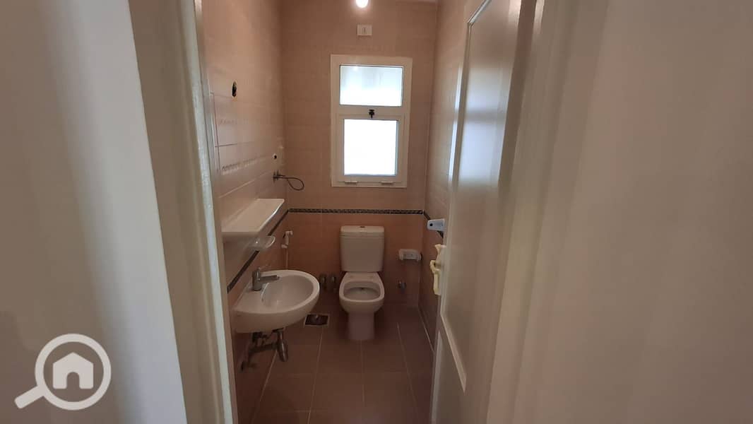 2 3f4772ee-32fc-48c5-b067-1a046cfe2894. jpg