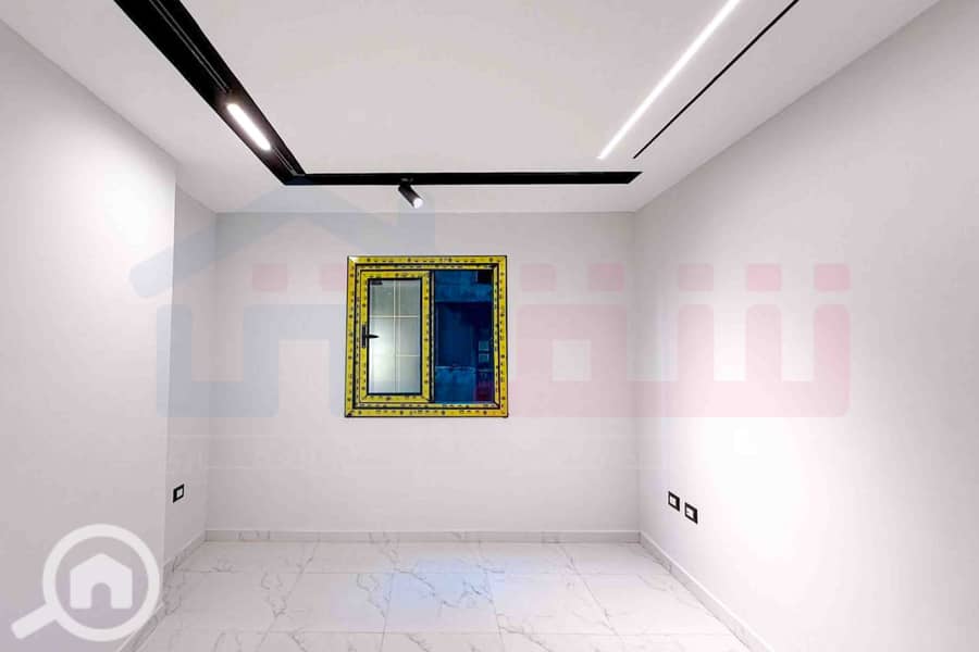 6 WhatsApp Image 2025-12-23 at 11.53. 00 (1). jpg