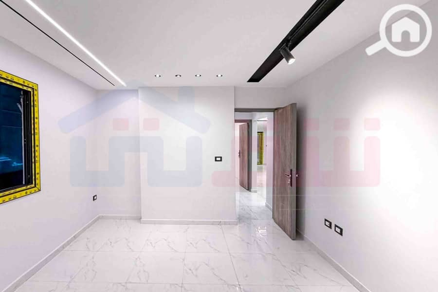 7 WhatsApp Image 2025-12-23 at 11.53. 01. jpg