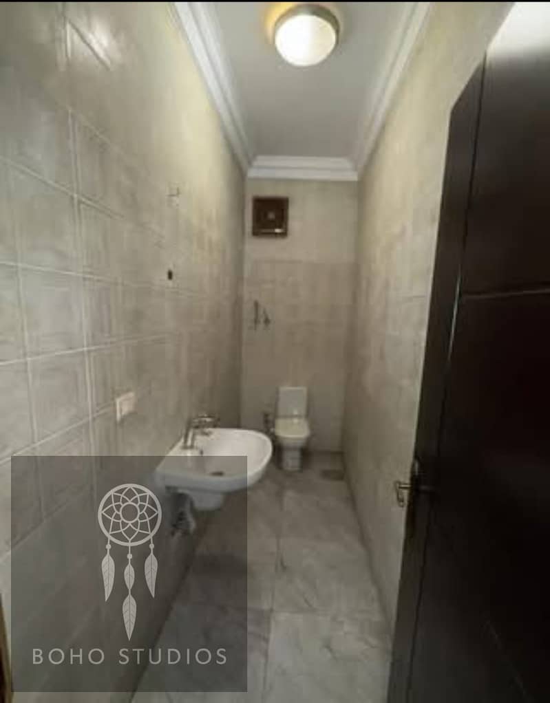 10 414cd1bf-bc81-42b6-9394-5036c7afa1b1. jpg