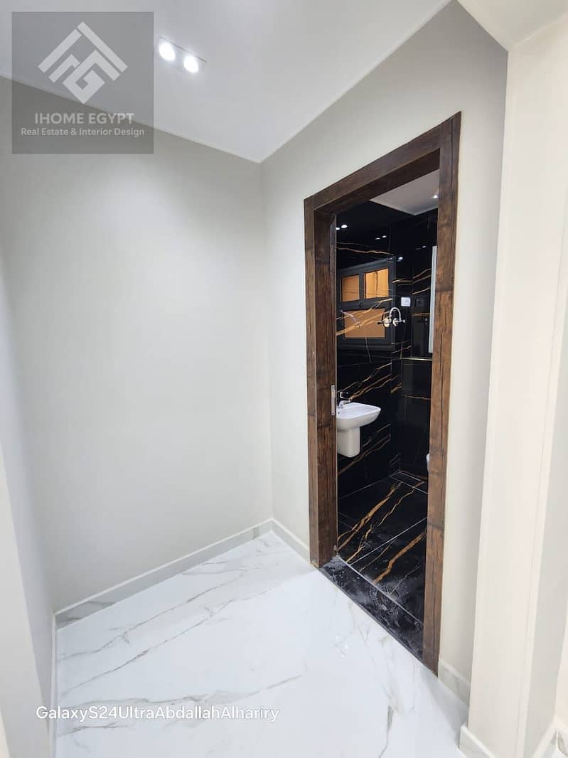 4 3ca6a432-93cf-4d8c-81bb-a6dddeee6a03. jpg