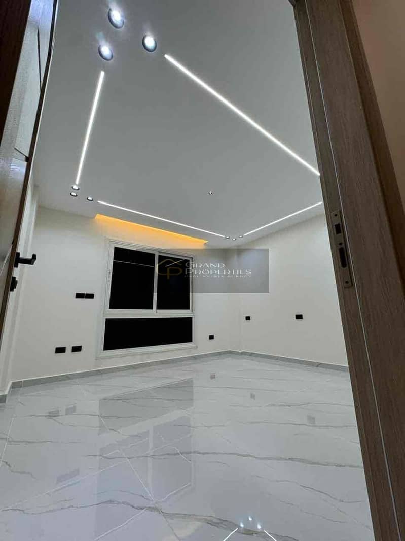 11 91d719b1-9791-4d28-9801-ad1c201a8e14. jpg