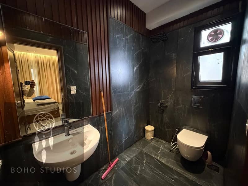 4 676dbe79-01ce-4b27-bf2b-0f2c9d6e7b61. jpg