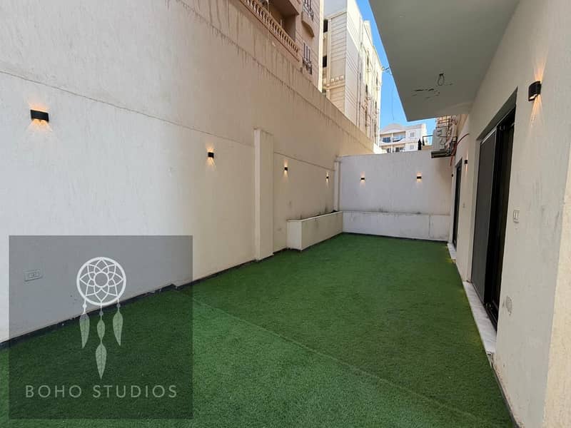 10 ae50eaf0-4135-41e3-b8c6-9f3f7cb2a8a8. jpg