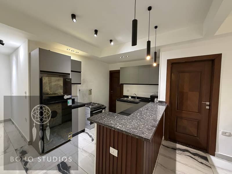 14 e454bfaa-8ed7-4883-8732-0fa3a0aee83b. jpg