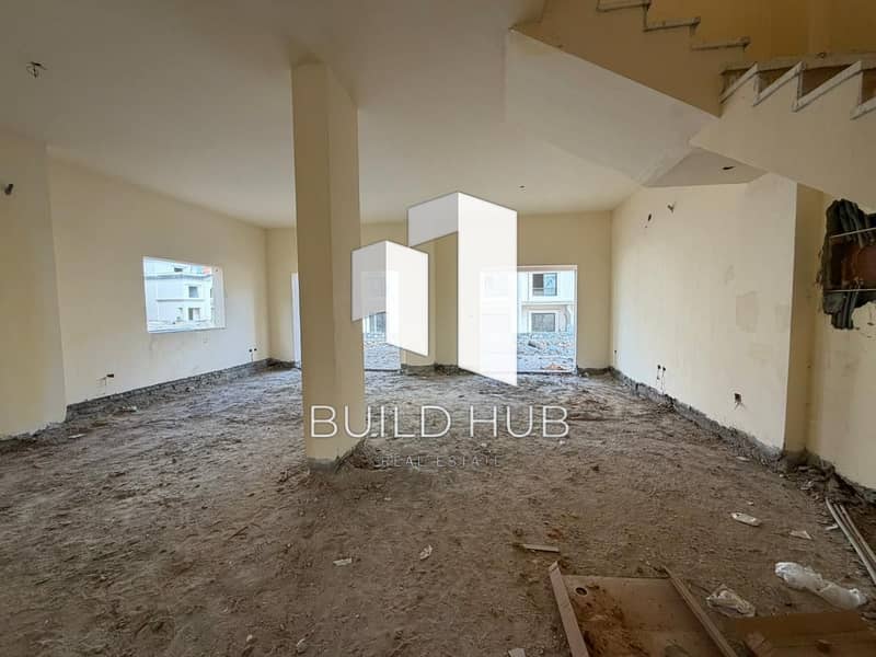 12 a1f5d81c-5a34-4b07-854c-2f340250a045. jpeg