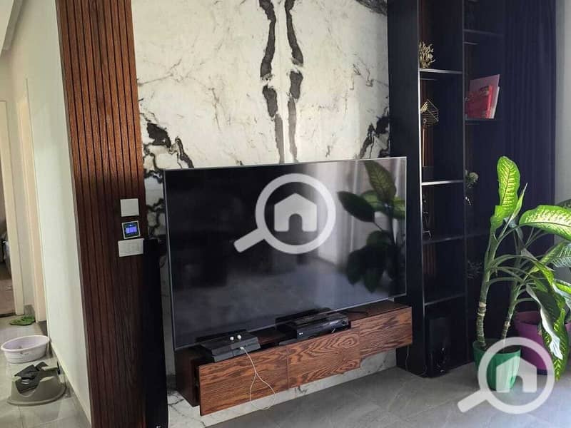 2 Mi2LJWxTcHr7kLp743rQJ2A9tnyh2NoNzMjSvgPV. jpg