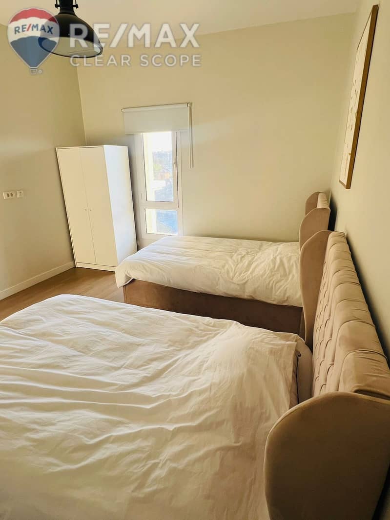 7 320c0163-73e1-49a6-997d-b40394053da8. jpg