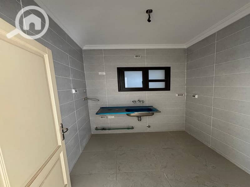 4 78f92a91-2bf4-43ac-ad87-8eb511c676aa. jpeg