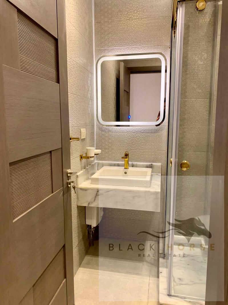 10 7d1007b1-2c1c-4898-89db-b1d55ba3a2f1. jpg