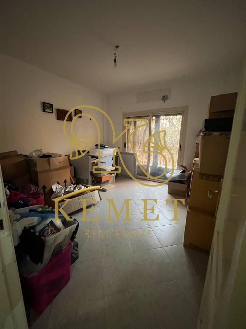 4 4267f9cc-ca7c-4c47-8e79-d3e19e5e882f. jpg