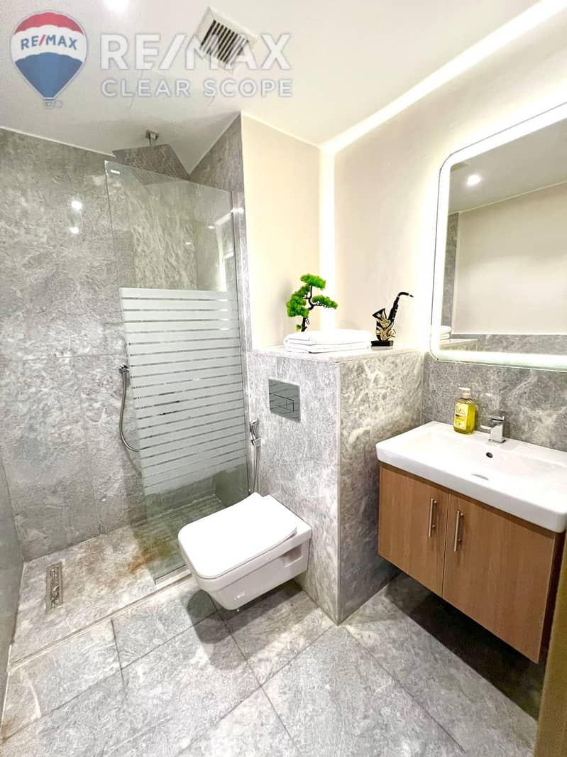 5 67c8a46a-ba90-440e-bbeb-b47aeeb7831a. jpg