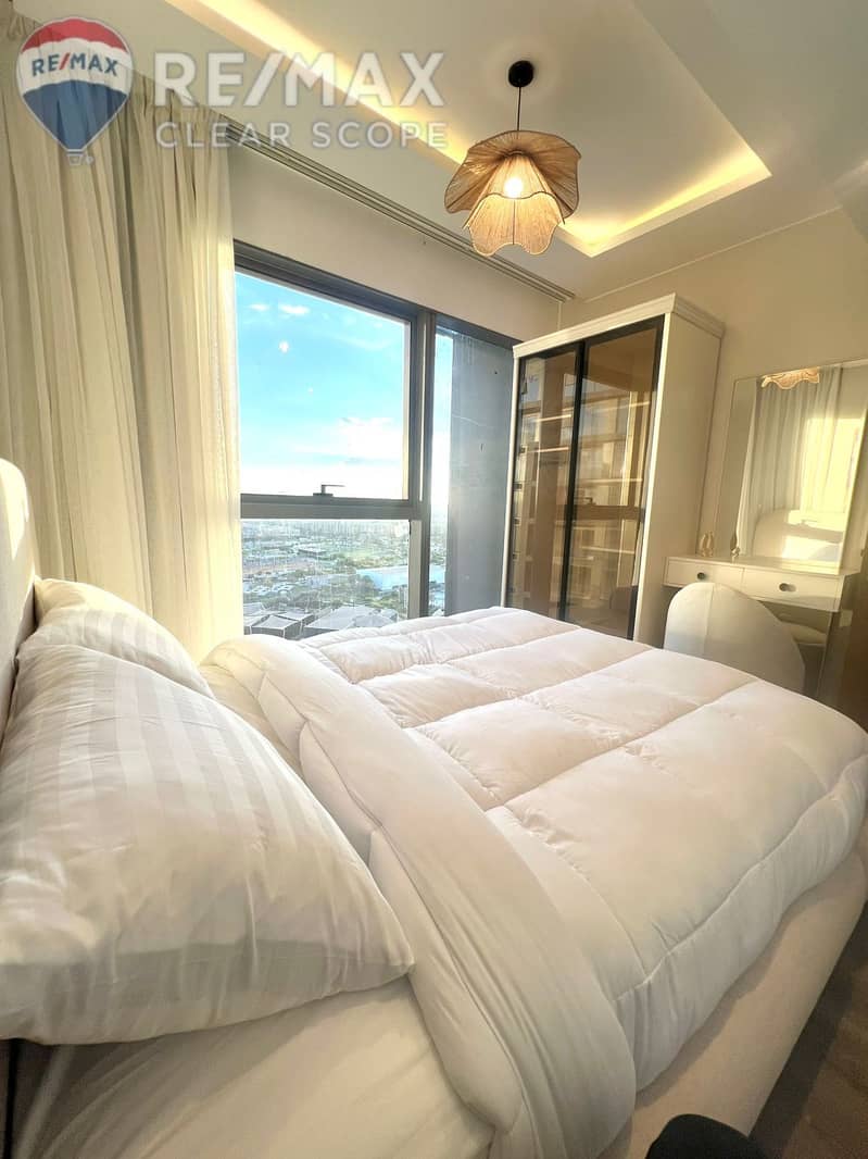 12 c6d85d3e-5def-470e-af1b-c243a8a16604. jpg